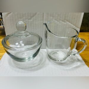 Creamer & sugar bowl with lid. Anchor Hocking, vintage. Clear bright glass.
